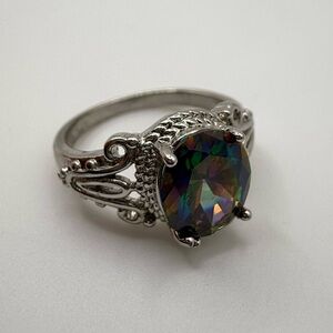 Elegant Silver Ring with Multicolor Gemstone